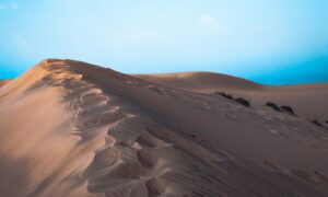 desert dunes photo during daytime