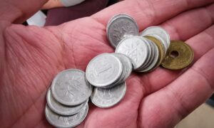 silver and gold round coins